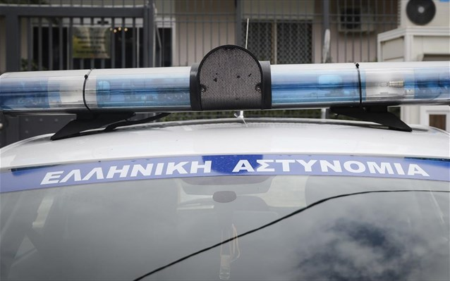 Ασπρόπυργος: Ελεύθεροι χωρίς περιοριστικούς όρους οι γονείς του 3χρονου που καταπλακώθηκε από γκαραζόπορτα