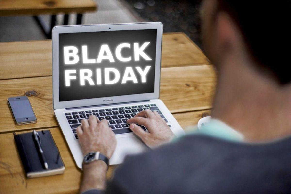 Black Friday: Πόσα χρήματα χάνουν οι Έλληνες από τις απάτες