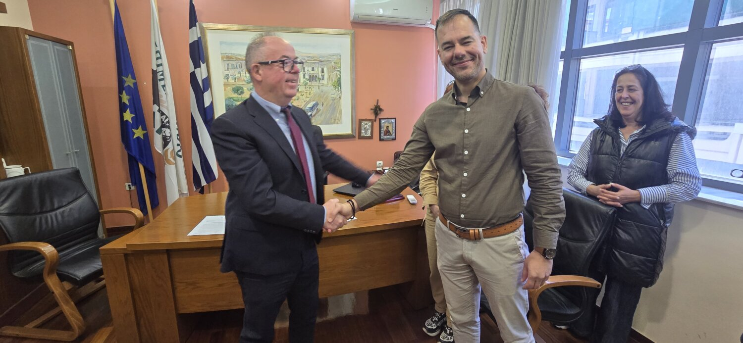 Νέος υπάλληλος στο Επιμελητήριο Λάρισας (φωτ.)