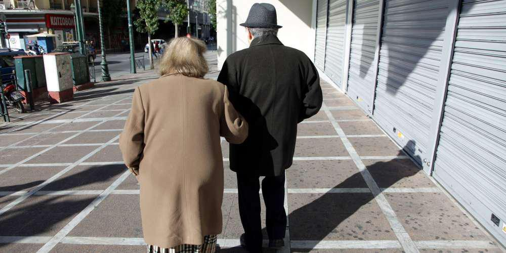 ΕΦΚΑ: Ποιοι συνταξιούχοι μπορούν να διεκδικήσουν αναδρομικά και με ποιον τρόπο – Τα 5 «κλειδιά»