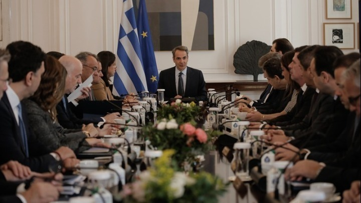 «Κανένας υπουργός δεν είναι σίγουρος»: Σαρωτικός ανασχηματισμός στο τραπέζι από το Μαξίμου