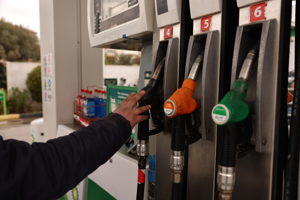 Fuel pass: Σε 48 ώρες μετά την αίτηση η πληρωμή – Τι ισχύει με τη Μ. Τετάρτη