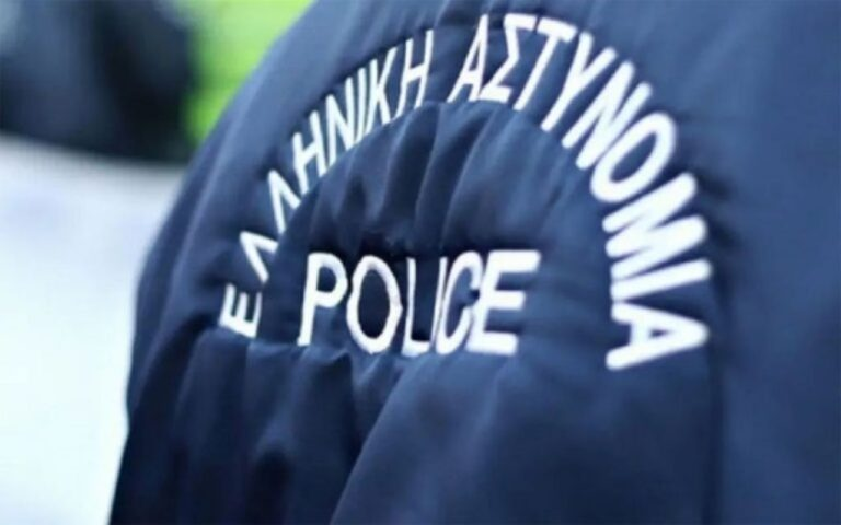 Πολίτης δάγκωσε αστυνομικό κατά τον σωματικό έλεγχο στην Αττική