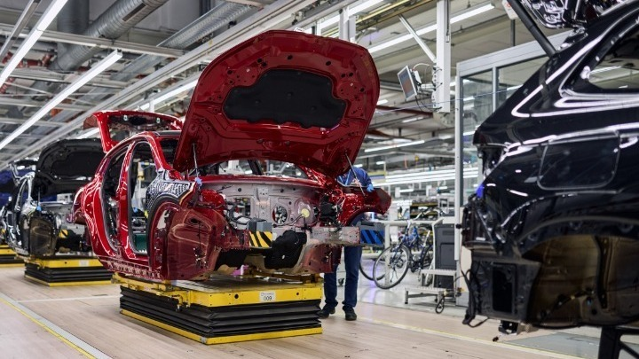 Μεγάλες περικοπές στο προσωπικό των αυτοκινητοβιομηχανιών, λόγω του ανταγωνισμού από την Κίνα