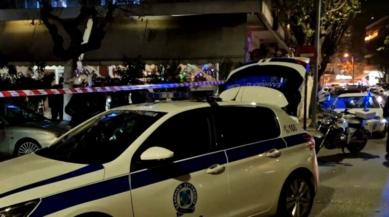 Πυροβολισμοί έξω από νυχτερινό κέντρο στο Ηράκλειο: Το όπλο του δράστη έπαθε εμπλοκή, οι Αρχές έχουν βίντεο από το περιστατικό