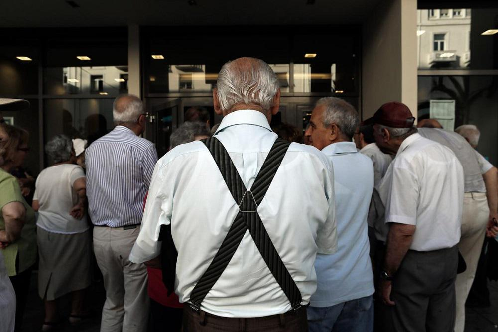 Ποιοι γονείς μπορούν να βγουν στην σύνταξη πριν τα 62 έτη το 2024