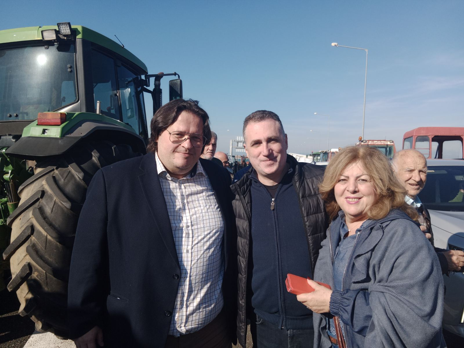 Θωμάς Παπαλιάγκας στο πλευρό του Νίκου Ανδρουλάκη στα μπλόκα: Η κυβέρνηση επιδιώκει να στιγματίσει τον αγώνα των αγροτών με προβοκάτσιες