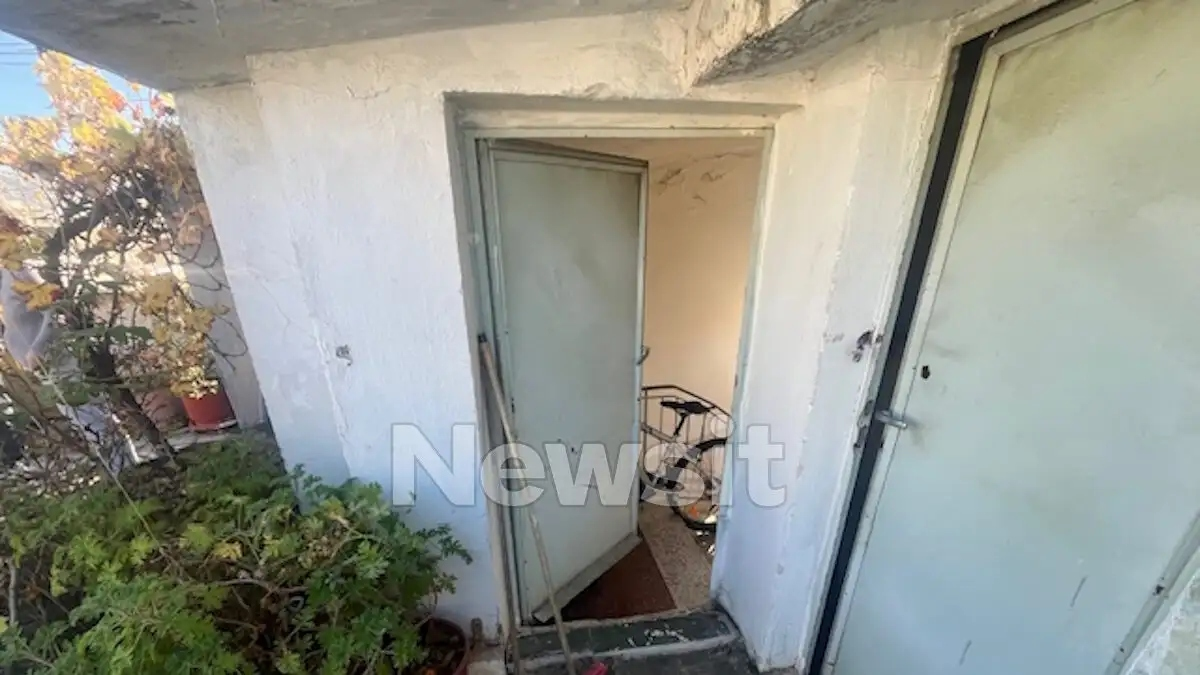 Διαρρήκτες προσπάθησαν να μπουν σε σπίτι ηλικιωμένης και συνελήφθησαν – «Αν ήμουν μέσα μπορεί να με σκότωναν»