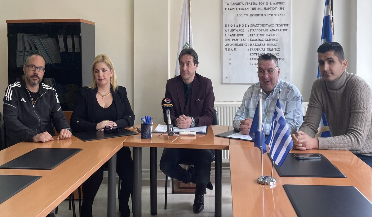 «Ολοταχώς προς… λουκέτο» λόγω υπερφορολόγησης οι επαγγελματίες – Συγκέντρωση διαμαρτυρίας στη Λάρισα (βίντεο)