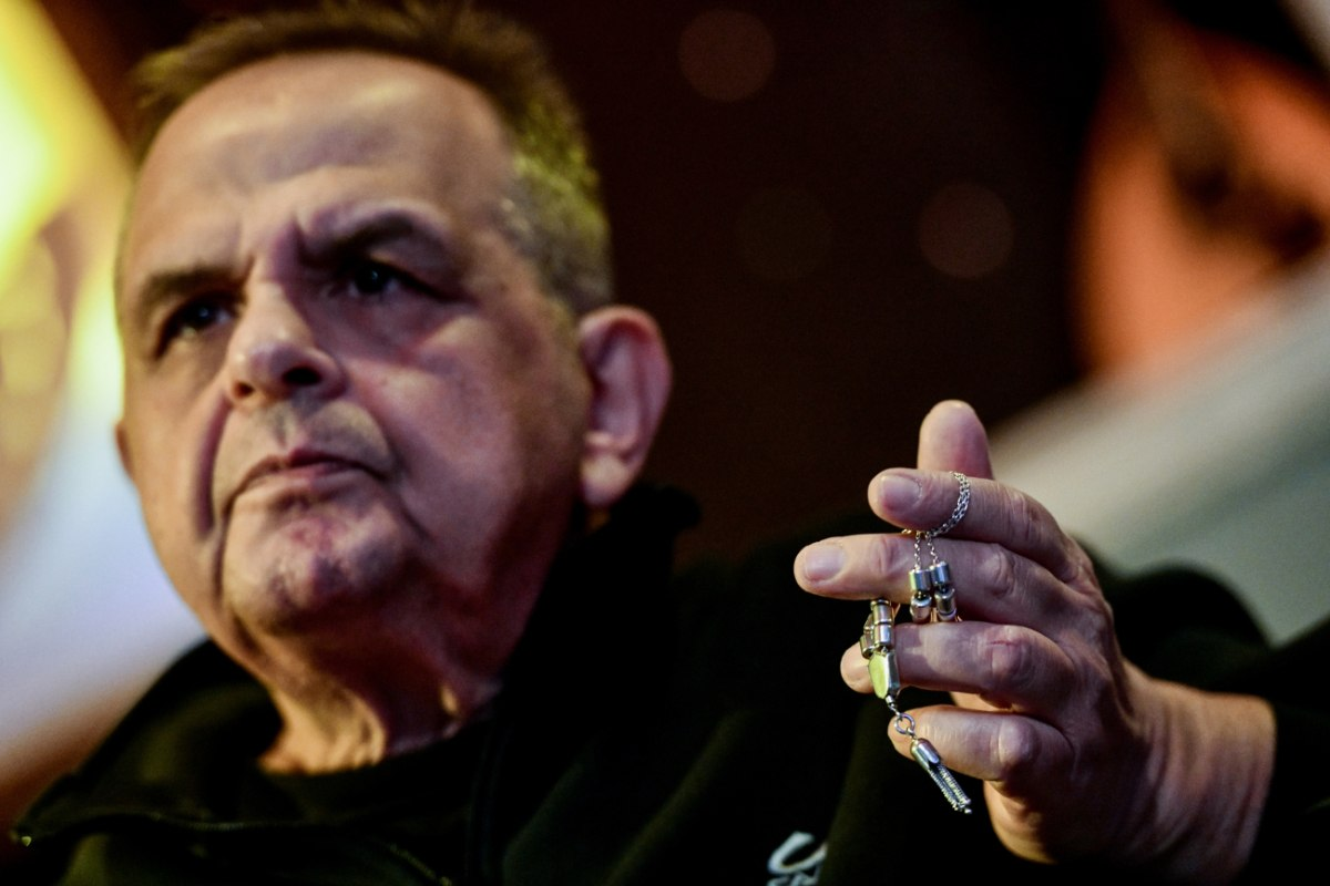 ΠΑΣΟΚ: Ανακοίνωσε τον Κορακάκη στη Επιτροπή Διεύρυνσης αλλά ο ίδιος δηλώνει ΚΚΕ