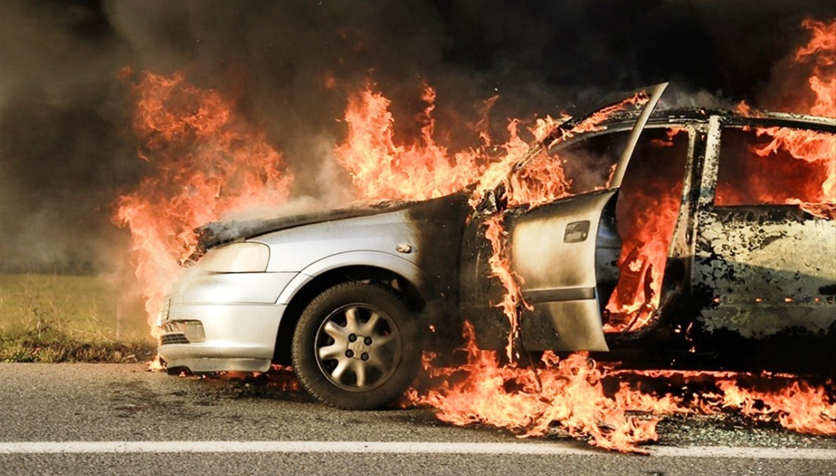 Φωτιά σε ΙΧ πραγματογνώμονα των Τεμπών στου Ζωγράφου – Ερευνάται το ενδεχόμενο εμπρησμού