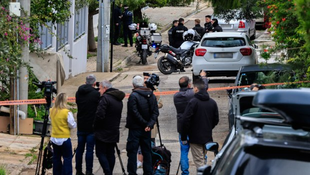 Γλυφάδα: «Παιδί μου, μην με σκοτώνεις άλλο, πέθανα» – Σοκάρουν τα τελευταία λόγια του 80χρονου