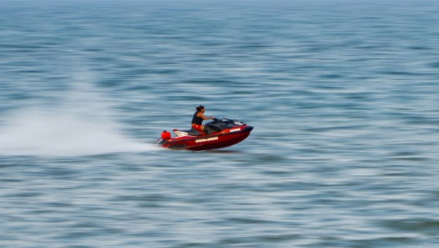 Θαλάσσια μέσα αναψυχής χωρίς μέτρα ασφαλείας και οδηγοί χωρίς άδεια – 265 παραβάσεις και 80.000 ευρώ πρόστιμα από το Λιμενικό