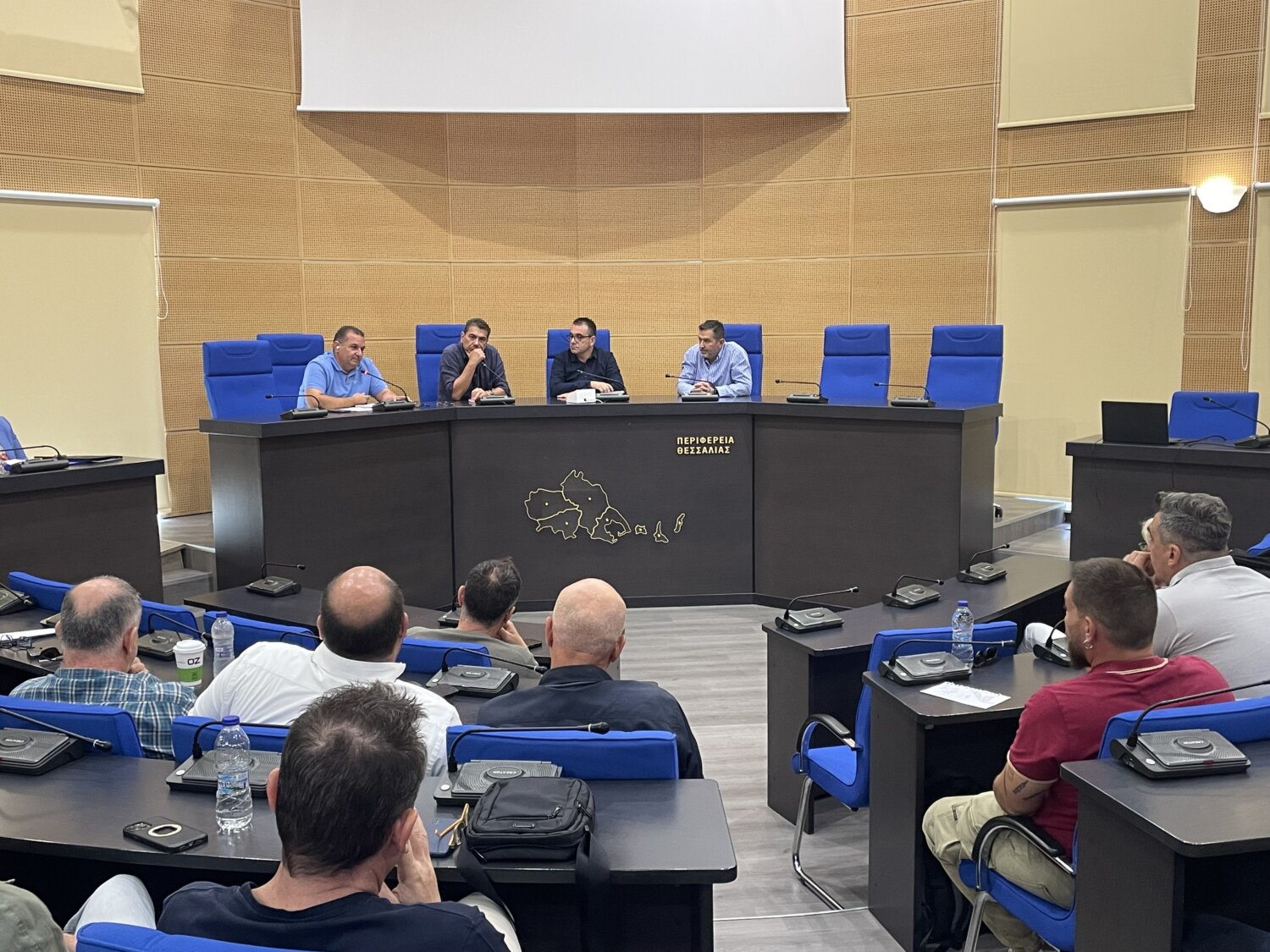 Ευλογιά των αιγοπροβάτων: Αγωνιούν και… ενημερώνονται οι τυροκόμοι – Έκτακτη σύσκεψη στην Περιφέρεια Θεσσαλίας (φωτ.)