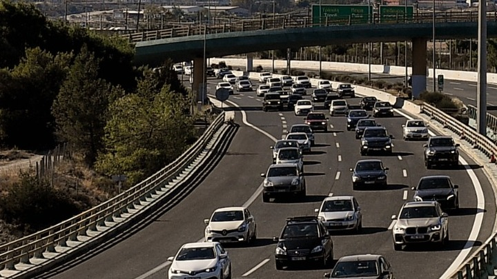 Επιστροφή εκδρομέων Πάσχα: Καθυστερήσεις στην Αθηνών-Λαμίας – Ιδιαίτερα αυξημένη η κίνηση στην Αθηνών-Κορίνθου