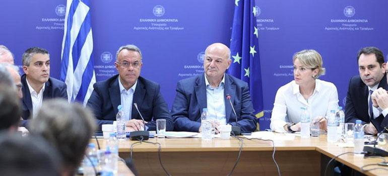 Μέτρα για τη στήριξη της αγροτικής παραγωγής, μετά από 4ωρη σύσκεψη κυβερνητικού κλιμακίου με τους εκπροσώπους της Πανελλαδικής των μπλόκων