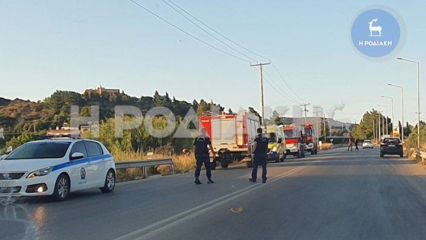 Ρόδος: Αυτοκίνητο πέρασε στο αντίθετο ρεύμα και κατέληξε σε πλαγιά [εικόνα]