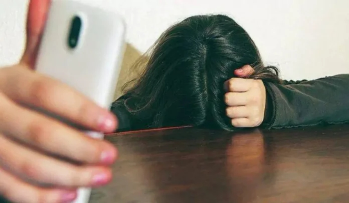 Παιδόφιλος έστελνε ανατριχιαστικά μηνύματα σε 10χρονη – «Αστυνομικός μου είπε να τον κάνω μπλοκ» λέει η μητέρα της ανήλικης