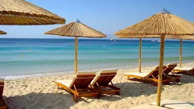 Χαλκιδική: Έβαλαν λουκέτο σε παράνομο beach bar και ξανάνοιξε την ίδια μέρα – Συνελήφθη ο ιδιοκτήτης