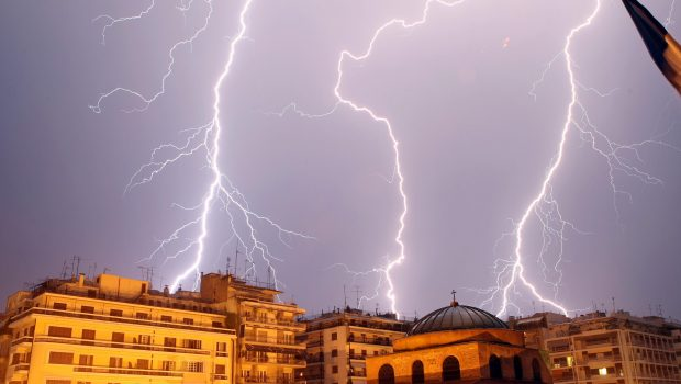 Καιρός: Έρχεται μετεωρολογική «βόμβα» και φέρνει καταιγίδες και χιόνια