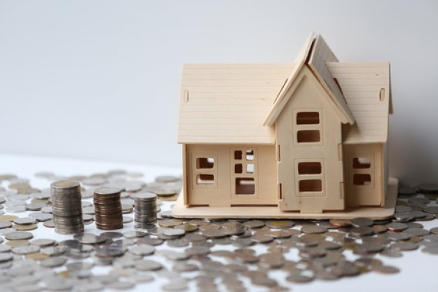 Δυσβάστακτο βάρος για το εισόδημα των ελληνικών νοικοκυριών η στέγαση