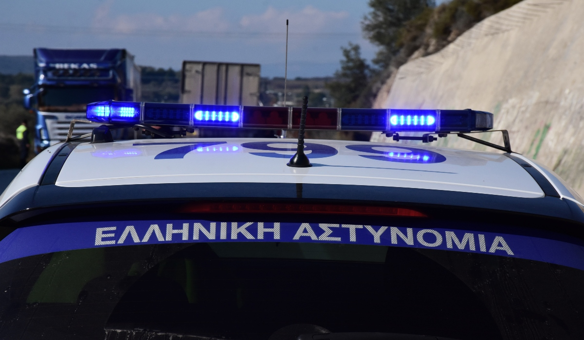 Σύρος: Παρενοχλούσε οδηγό περιπολικού με χρήση laser – Συνελήφθησαν 15χρονος και η μητέρα του