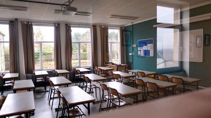 Αδιανόητη συμπεριφορά από εκπαιδευτικό στέλεχος της Αχαΐας: Μαθητές γονατίζουν και ζητούν συγγνώμη με εντολή της γυμνασιάρχου