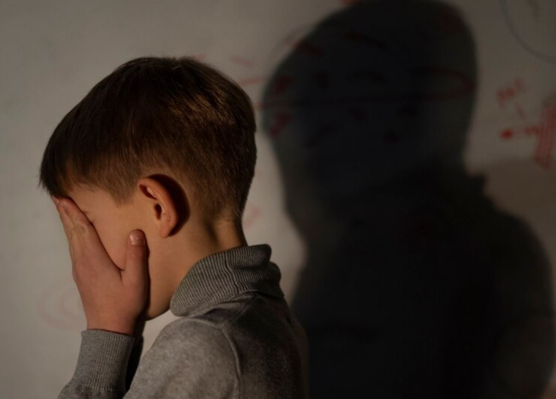 Μητέρα καταγγέλλει την σεξουαλική κακοποίηση του 11χρονου γιου της από την φίλη της