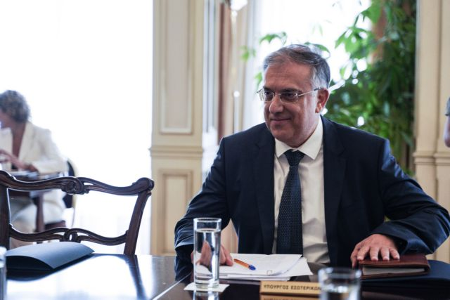 Θεοδωρικάκος: Θα συνεχιστούν οι πιέσεις για να μειωθούν τα μεσοσταθμικά κέρδη των επιχειρήσεων